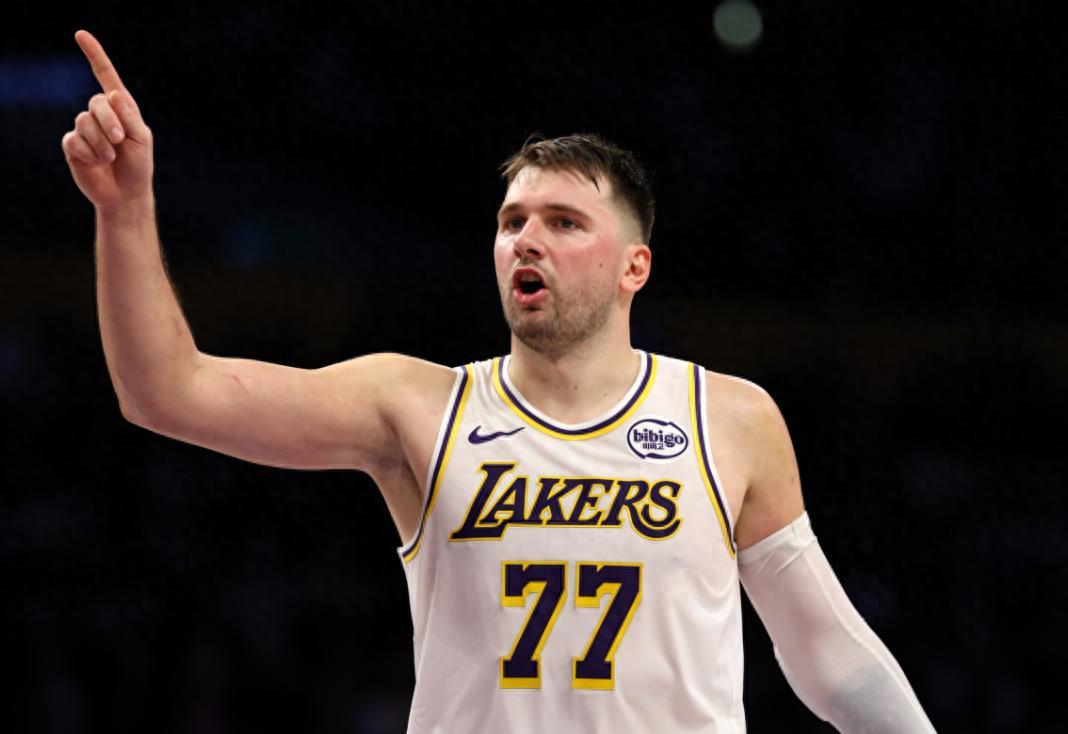 东契奇你太狠了，签1.6亿，还创造历史第一纪录，却被喷球队毒药