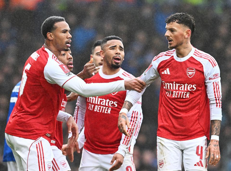 9场不败！阿森纳4-1逆转英冠队进足总杯32强 马丁内利戴帽+中柱