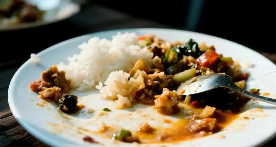 不能二次加热的6种食物！医生提醒：吃不完或倒掉，别乱节俭